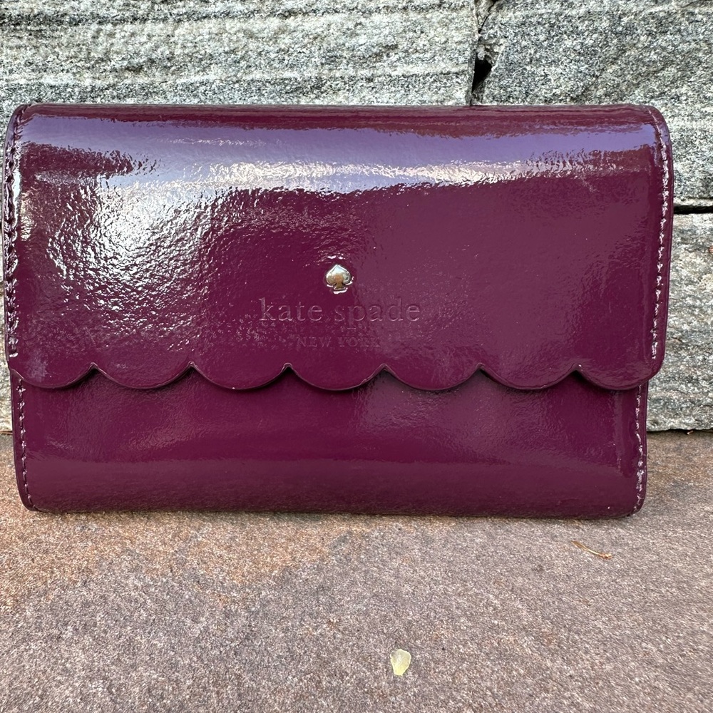 Lily Avenue Patent Kieran Wallet kate spade